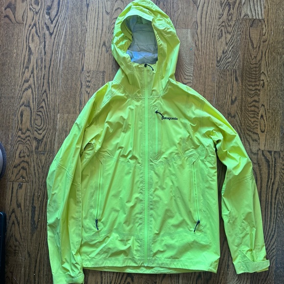 Patagonia Other - Patagonia Torrentshell Yellow RainJacket